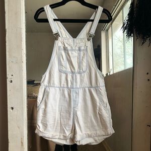 Topshop bleached short overalls size 6 (SM)